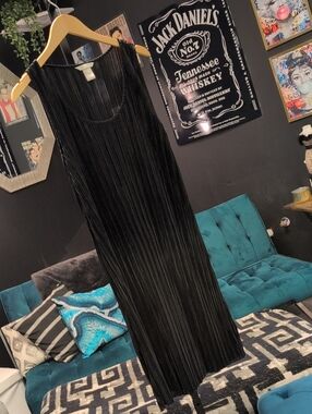 H&M Black Ribbed Sleeveless Midi Dress
